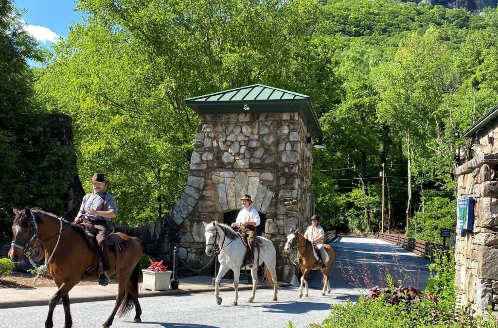 Artists Begin Historic 80-mile Journey at Chimney Rock